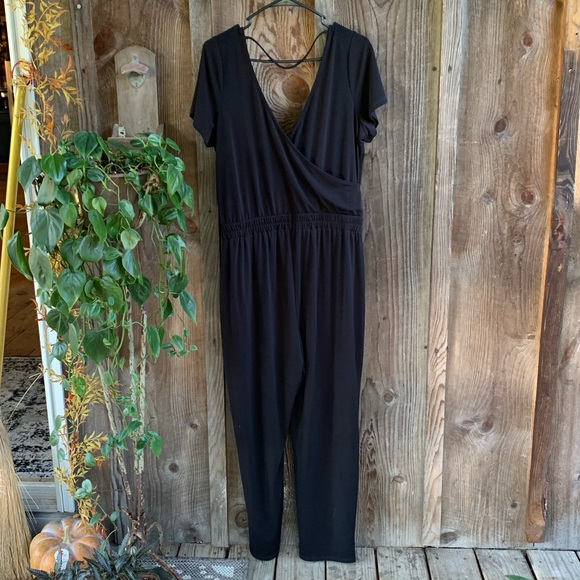 Express Black Jumpsuit - SUPER FLATTERING - - Picture 5 of 5